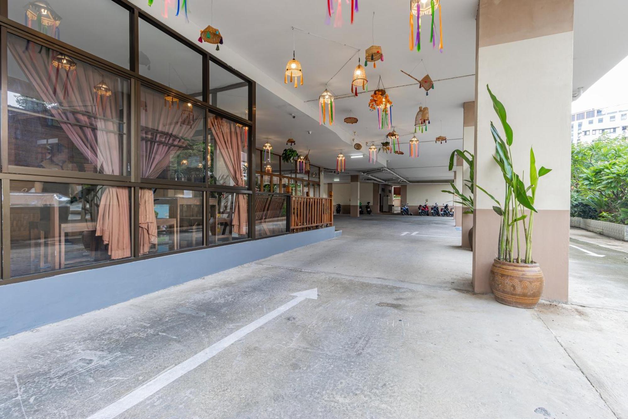 Budget Stars Hotel Чиангмай Экстерьер фото
