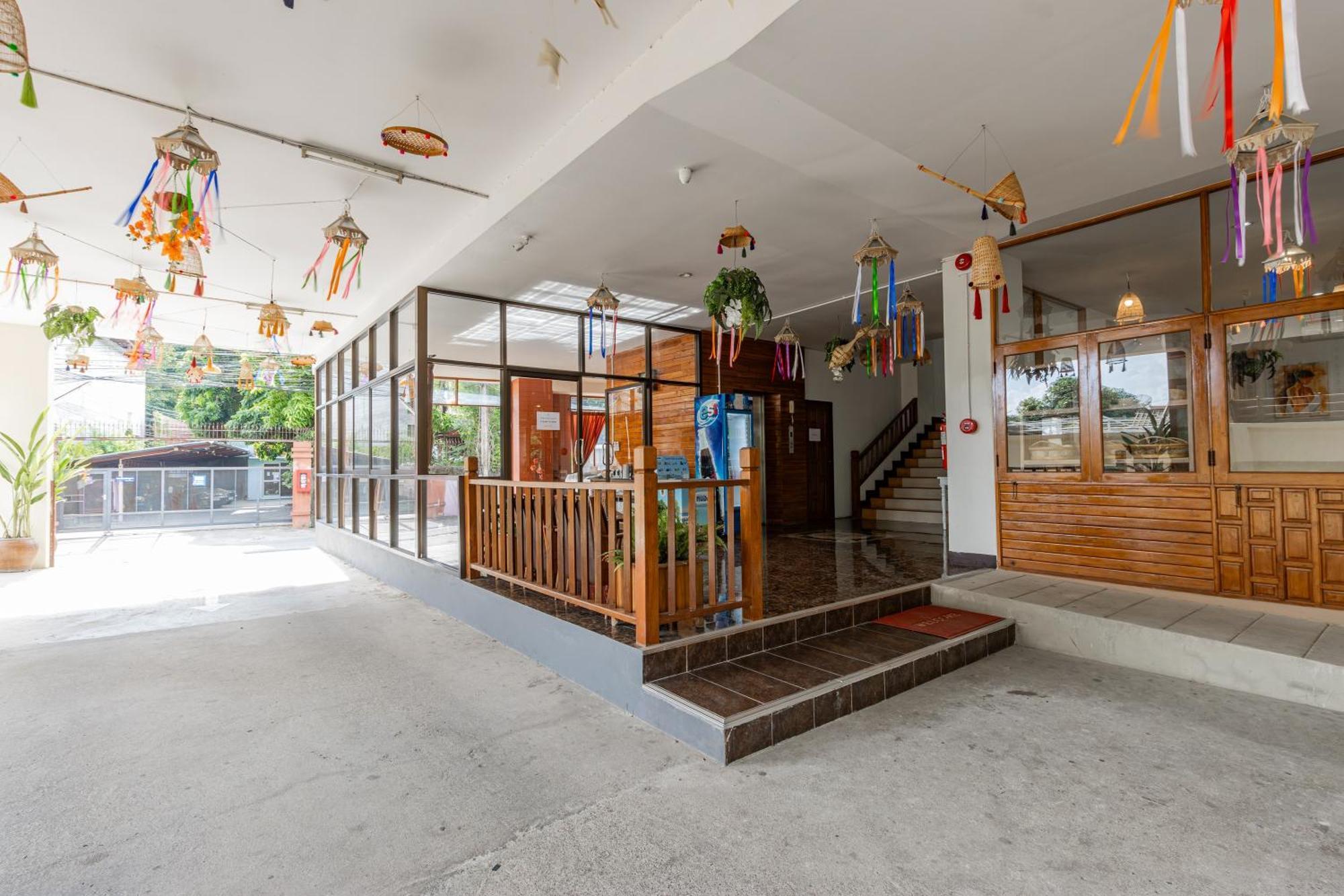 Budget Stars Hotel Чиангмай Экстерьер фото