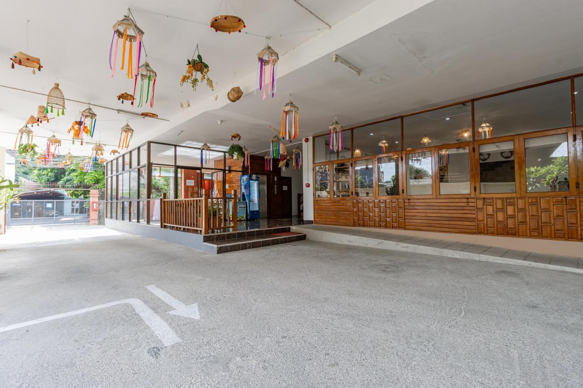 Budget Stars Hotel Чиангмай Экстерьер фото